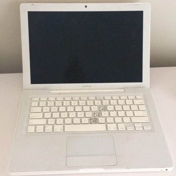 macbook - Picture 4 of 7